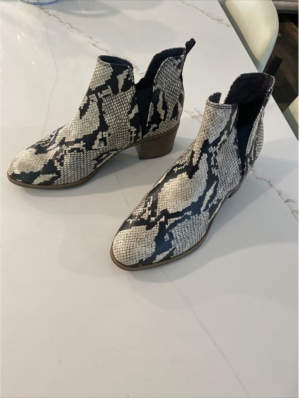 Women’s Dr. Scholl’s Teammate Boots Black And White Snakeskin Size 9